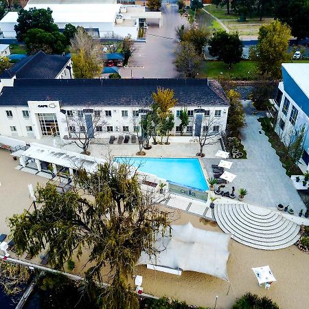 The Lakes Hotel & Conference Centre Бенони Екстериор снимка