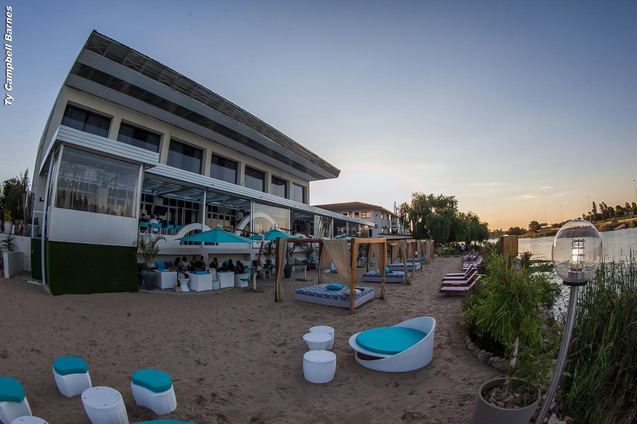 The Lakes Hotel & Conference Centre Бенони Екстериор снимка